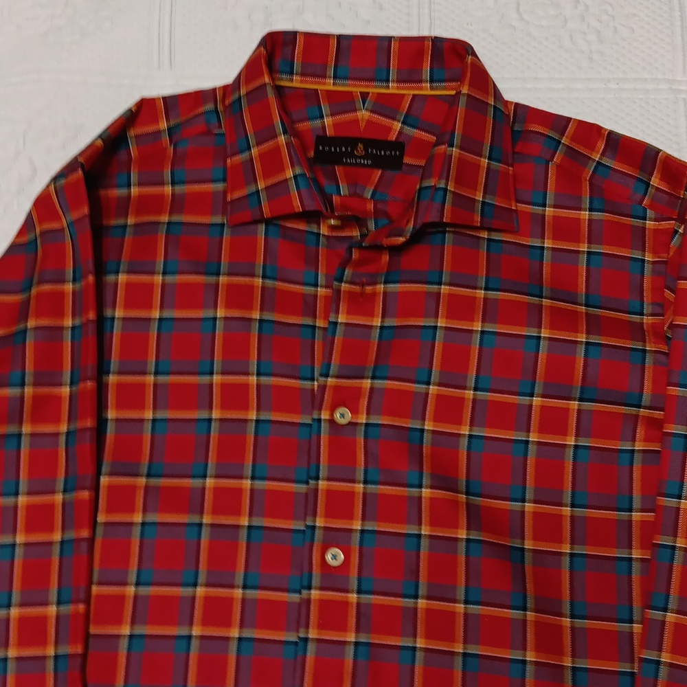 Robert Talbot Taylored button-up lo g sleeve shirt. Size  L, 100 % Cotton.